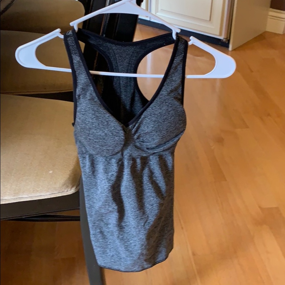 Women’s tank top.